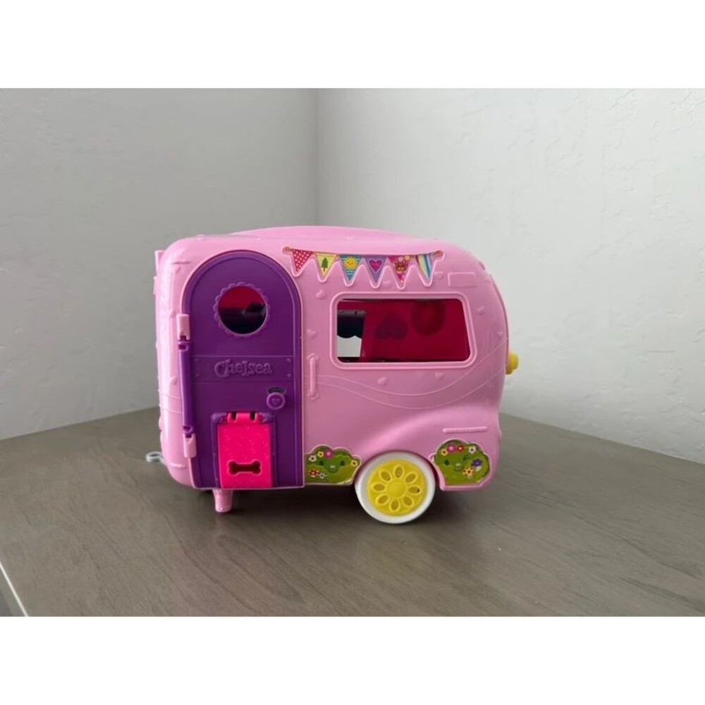 Barbie Chelsea 2-in-1 Camper Playset RV Dollhouse Camping Mattel 2018 FXG90